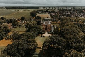 unieke-feestlocatie-zomers-feest-Kasteel-Dussen-blog