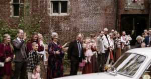feestlocatie kasteel dussen rij met gasten