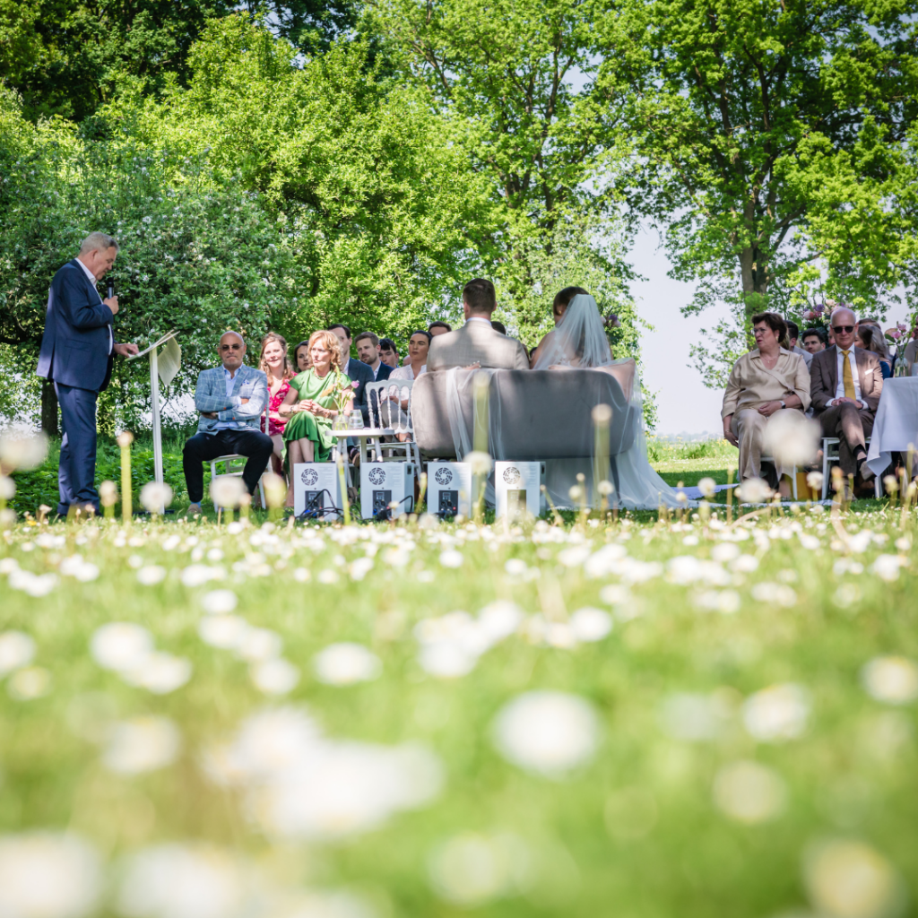 Buiten trouwen bij Kasteel Dussen