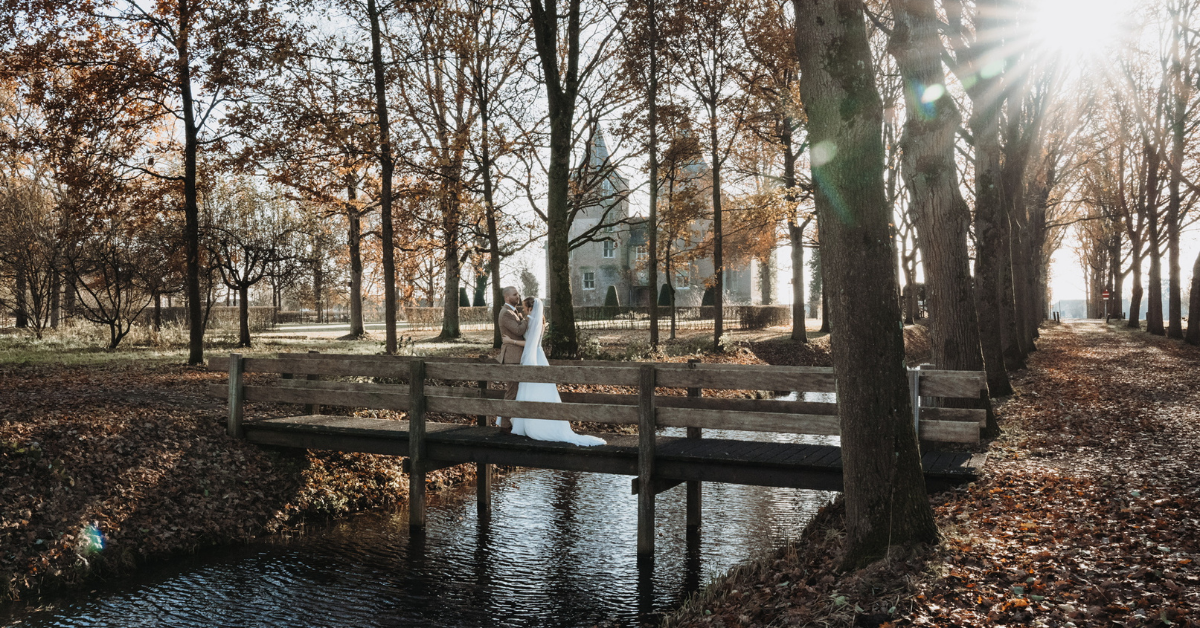 Koppel op een brug