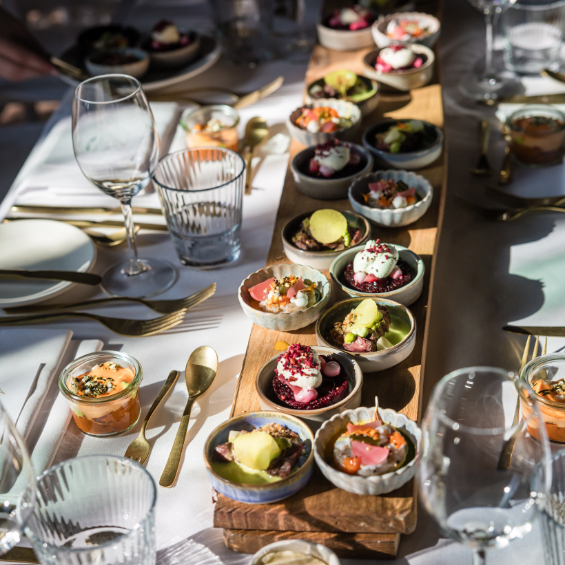 hapjes aan tafel